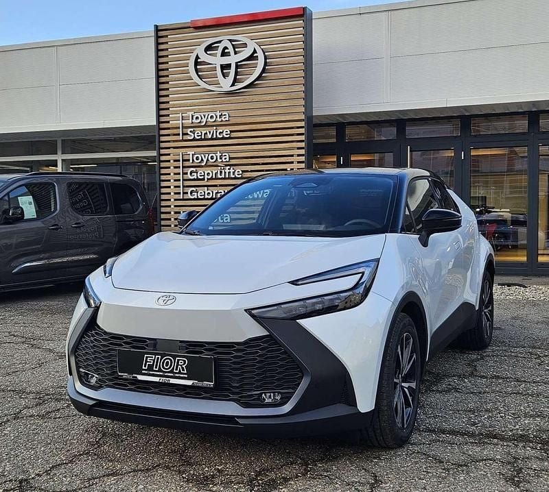 Neu Toyota C-HR Active 223 PS (164 kW) 2025 Weiß SUV