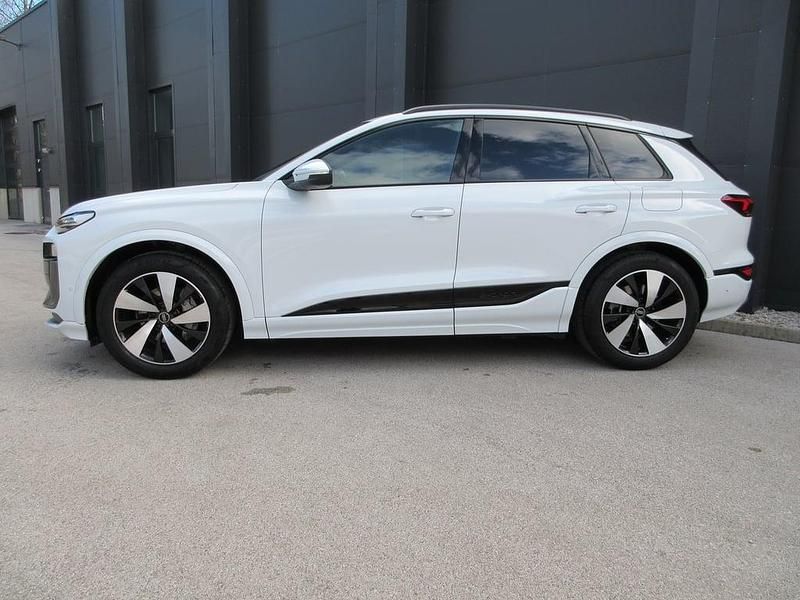 Gebraucht Audi Q6 e-tron 119 kW (163 PS) 2025 Weiss  metallic SUV
