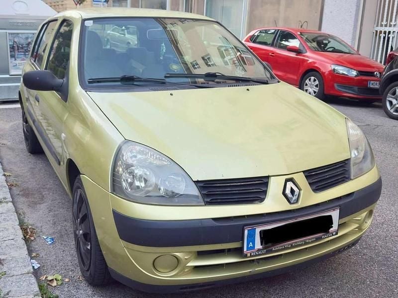 Grün Gebraucht 2005 Renault Clio II Limousine | € 1.000 (Guter Preis) - Bild 1/2