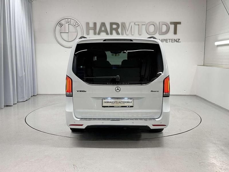 Gebraucht Mercedes V300 Exclusive 239 PS (175 kW) 2024 Weiß Van / Kleinbus