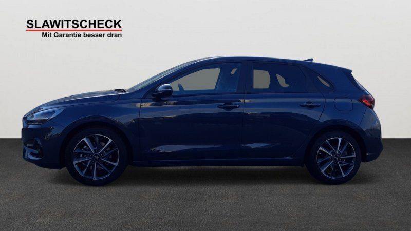 Gebraucht Hyundai i30 120 PS (88 kW) 2022 Silber Limousine