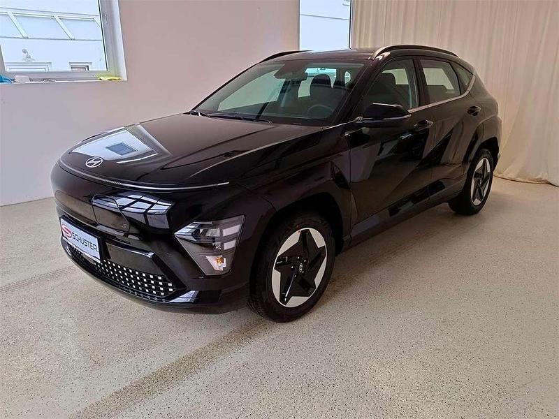 Neu Hyundai Kona 99 kW (135 PS) 2025 Schwarz SUV