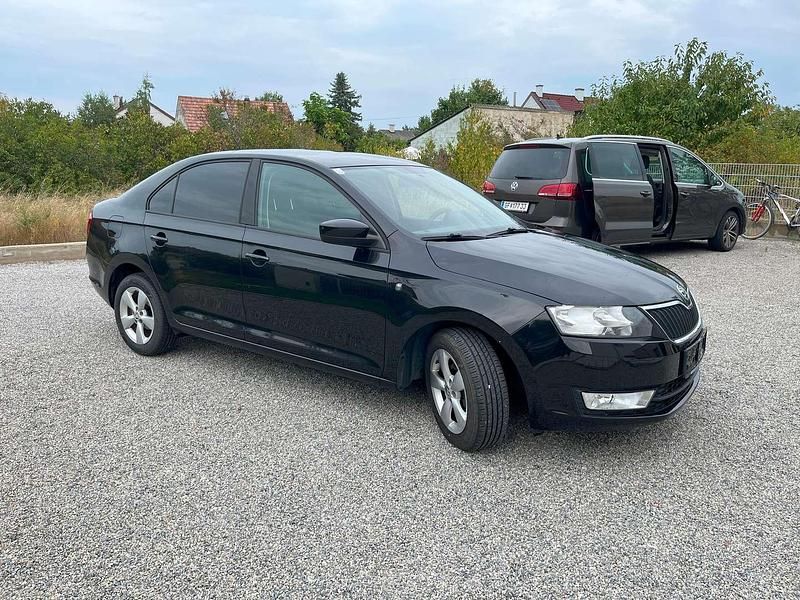 Schwarz Gebraucht 2014 Skoda Rapid Ambition Limousine | € 6.990 (Fairer Preis) - Bild 1/4