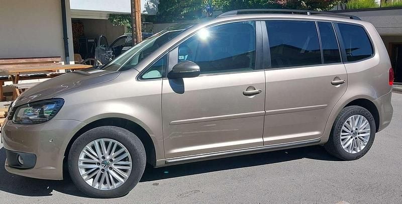 Bronze Gebraucht 2015 VW Touran Van / Kleinbus | € 7.990 (Superpreis) - Bild 1/4