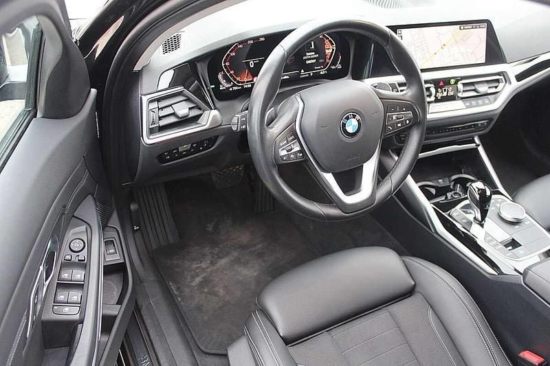 Gebraucht BMW 320 Sport Line 190 PS (139 kW) 2022 Schwarz Kombi