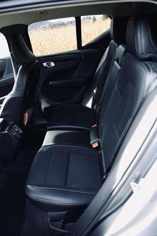 Gebraucht Volvo XC40 156 PS (114 kW) 2018 Grau SUV