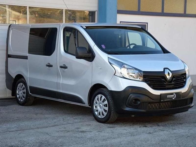 Gebraucht Renault Trafic 125 PS (91 kW) 2017 Silber Van / Kleinbus