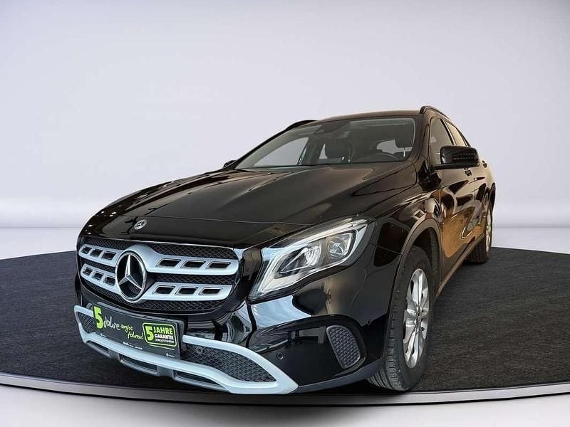 Gebraucht Mercedes GLA180 109 PS (80 kW) 2018 Schwarz SUV