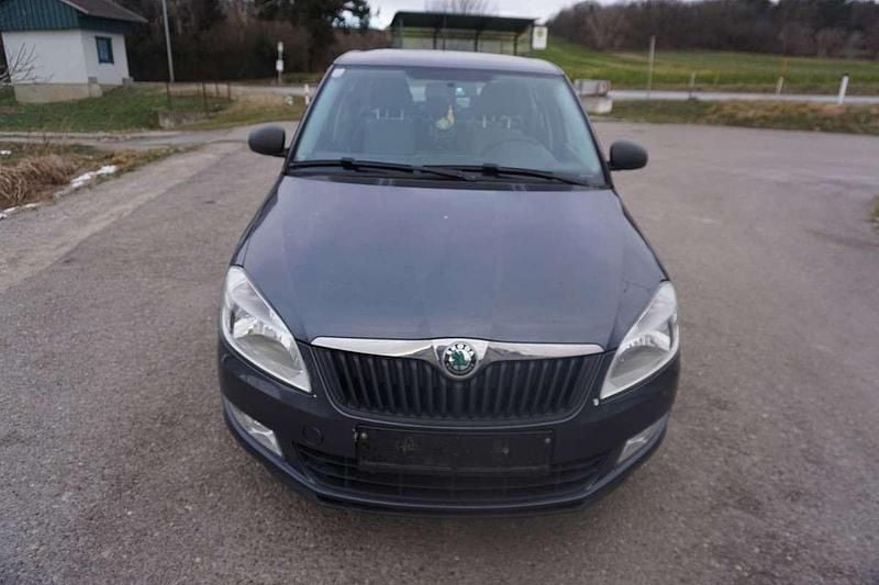 Gebraucht Skoda Fabia Active 86 PS (63 kW) 2012 Grau Limousine