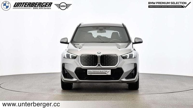 Gebraucht BMW iX1 M Sport 150 kW (204 PS) 2025 Silber SUV