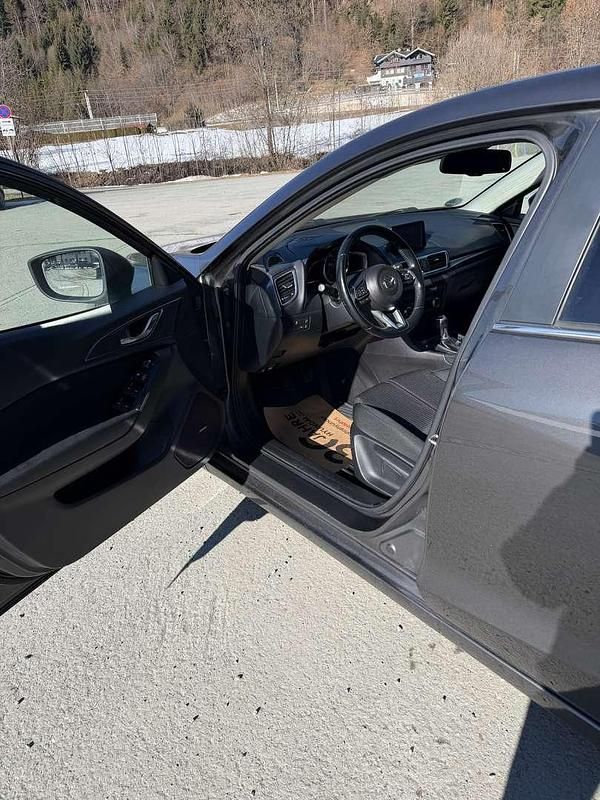 Gebraucht Mazda 3 Inclusive 120 PS (88 kW) 2018 Grau Limousine