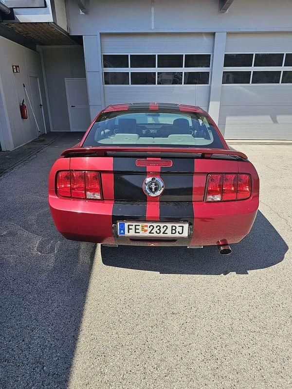 Gebraucht Ford Mustang GT 215 PS (158 kW) 2006 Rot Coupé
