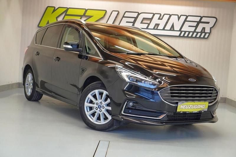 Gebraucht Ford S-MAX Titanium 190 PS (139 kW) 2022 Schwarz Van / Kleinbus