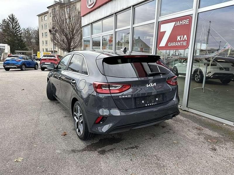Gebraucht Kia Ceed Silver 101 PS (74 kW) 2025 Blau Kleinwagen
