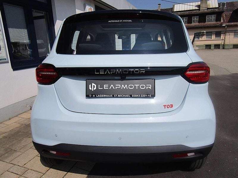 Neu Leapmotor T03 69 kW (95 PS) 2025 Blau Kleinwagen