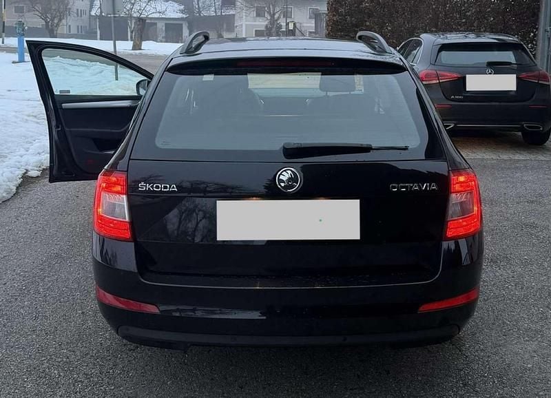 Gebraucht Skoda Octavia Ambition 105 PS (77 kW) 2013 Schwarz Kombi