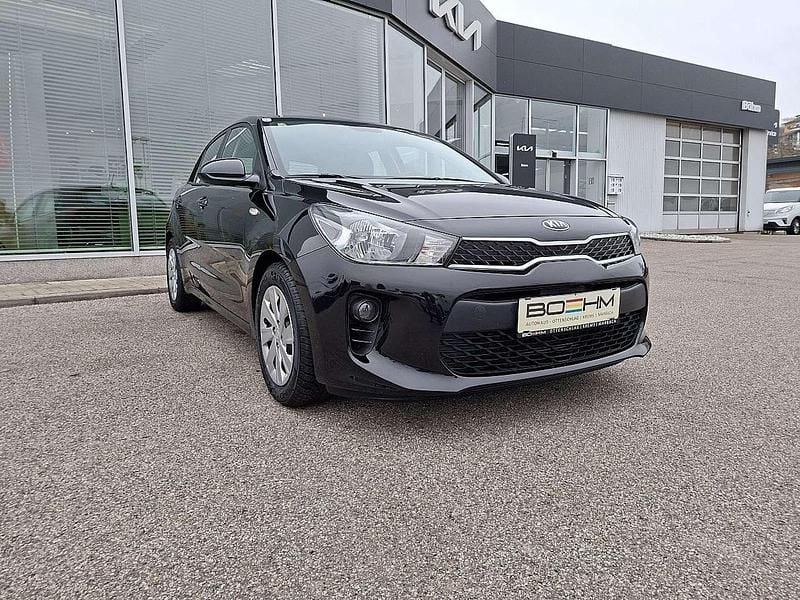 Schwarz Gebraucht 2019 Kia Rio Limousine | € 10.980 (Fairer Preis) - Bild 1/3