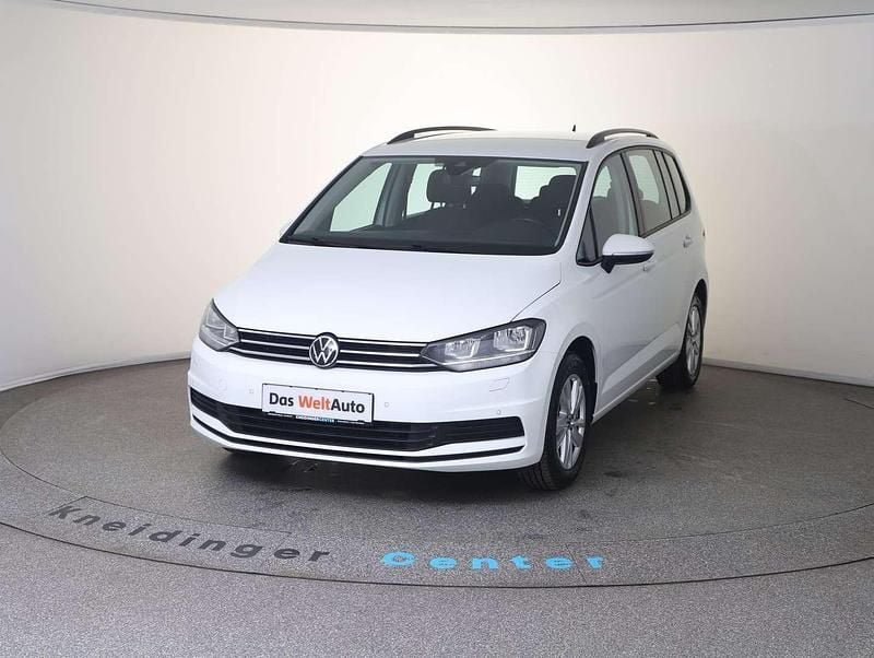 Gebraucht VW Touran Comfortline 150 PS (110 kW) 2022 Weiss  normal Van / Kleinbus