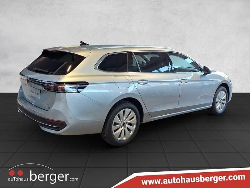 Neu VW Passat Business 193 PS (141 kW) 2026 Silber  metallic Kombi