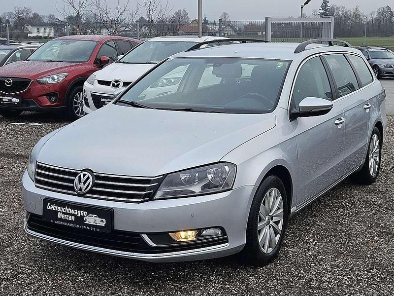 Silber Gebraucht 2015 VW Passat Comfortline Kombi | € 6.490 (Superpreis) - Bild 1/4