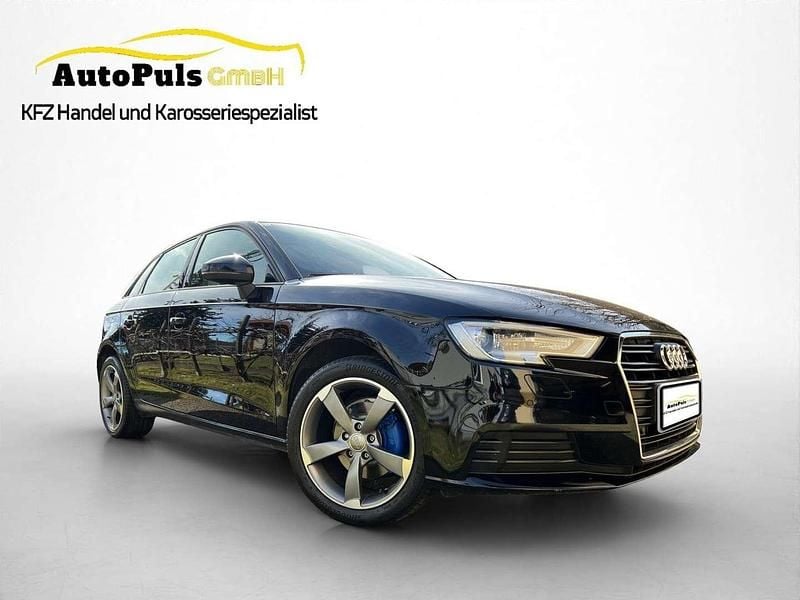 Gebraucht Audi A3 Sportback Sport 116 PS (85 kW) 2018 Schwarz Kleinwagen