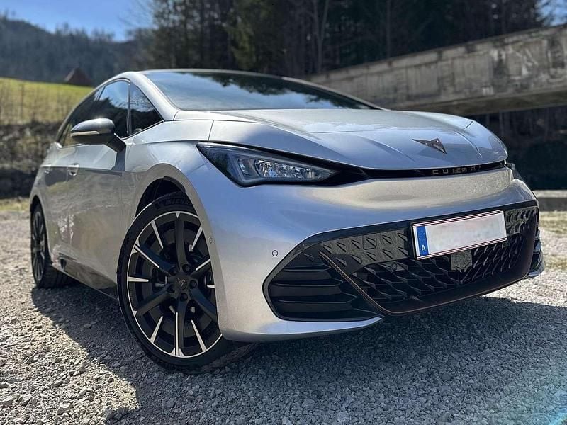 Gebraucht Cupra Born e-Boost 169 kW (231 PS) 2022 Silber Kleinwagen