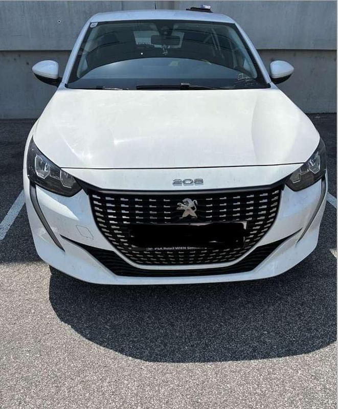 Weiß Gebraucht 2021 Peugeot 208 Style Kleinwagen | € 9.990 - Bild 1/4