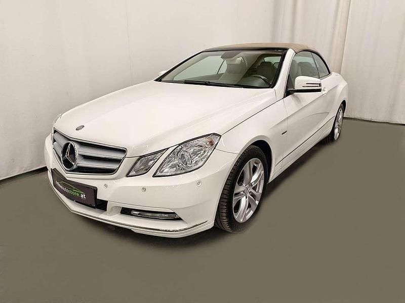 Weiß Gebraucht 2011 Mercedes E220 Cabrio | € 17.880 (Fairer Preis) - Bild 1/4