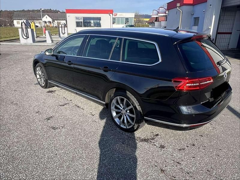 Gebraucht VW Passat Highline 150 PS (110 kW) 2018 Schwarz Kombi