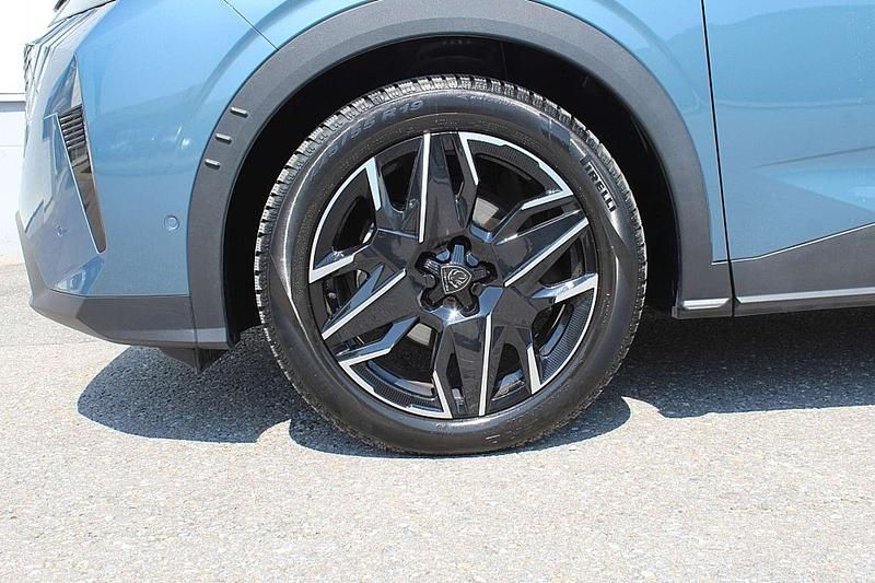 Gebraucht Peugeot 3008 Allure 136 PS (100 kW) 2024 Grün SUV