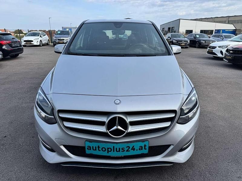 Gebraucht Mercedes B180 Edition 122 PS (89 kW) 2016 Grau Van / Kleinbus
