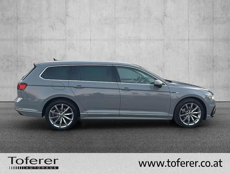 Gebraucht VW Passat Elegance 150 PS (110 kW) 2023 Mittelgrau  normal Kombi