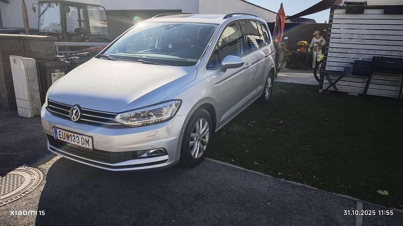 Silber Gebraucht 2016 VW Touran Highline Van / Kleinbus | € 12.500 (Teuer) - Bild 1/4