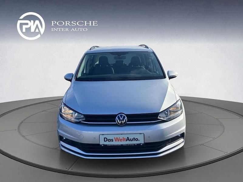 Gebraucht VW Touran 122 PS (89 kW) 2022 Silber  metallic Van / Kleinbus