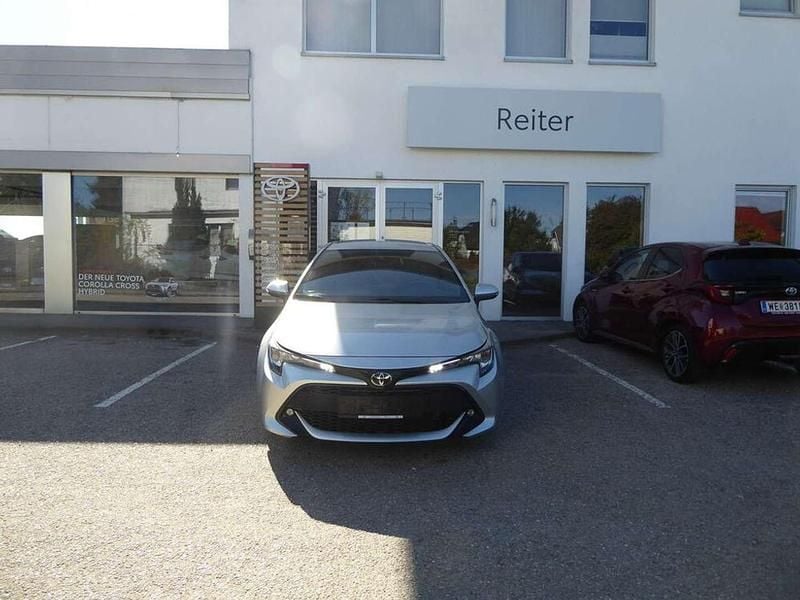 Gebraucht Toyota Corolla Active 116 PS (85 kW) 2019 Silber Limousine