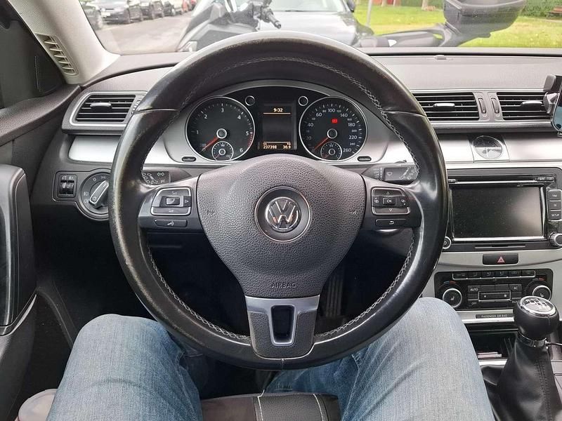 Grau Gebraucht 2011 VW Passat Comfortline Kombi | € 5.499 (Fairer Preis) - Bild 1/4