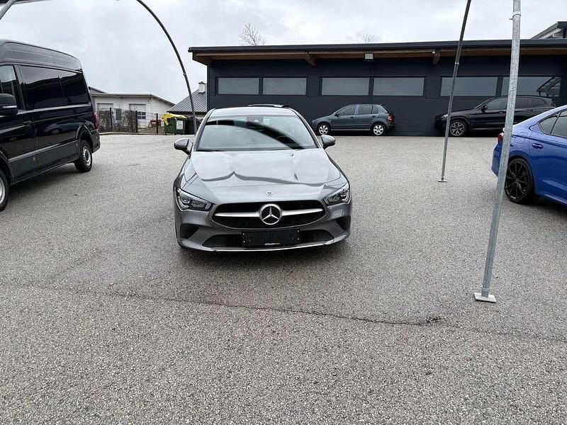 Gebraucht Mercedes CLA200 163 PS (119 kW) 2023 Grau Limousine