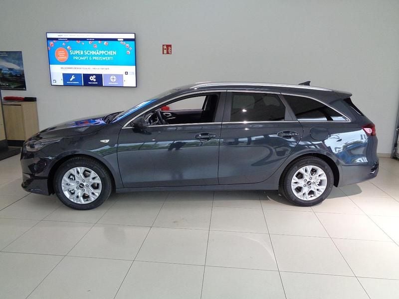 Neu Kia Ceed Sportswagon 101 PS (74 kW) 2025 Pentametal met. Kombi