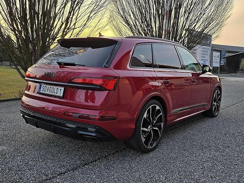 Gebraucht Audi Q7 S-Line 394 PS (289 kW) 2024 Rot SUV