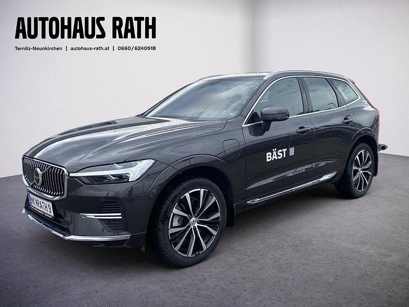 Grau Gebraucht 2023 Volvo XC60 Plus SUV | € 45.000 - Bild 1/4