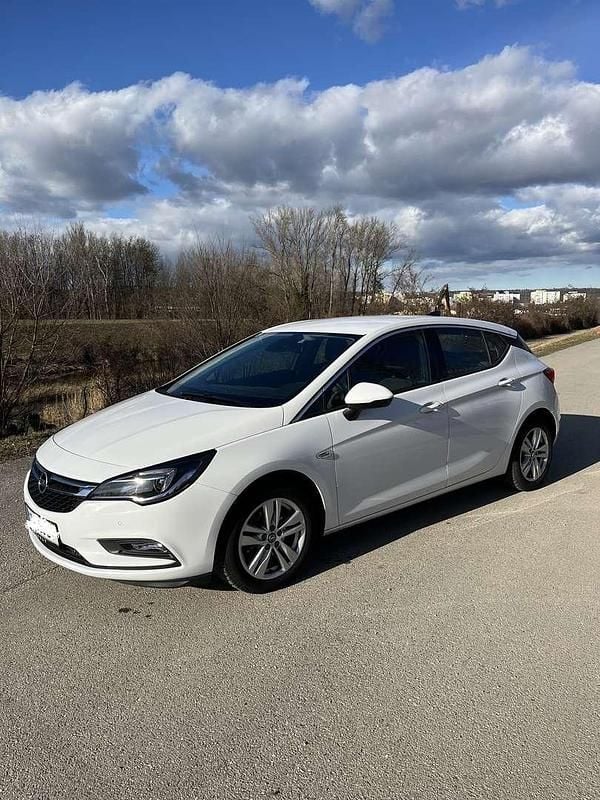 Gebraucht Opel Astra Innovation 125 PS (91 kW) 2016 Weiß Limousine