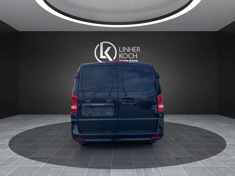 Gebraucht Mercedes Vito 190 PS (139 kW) 2023 Schwarz Van