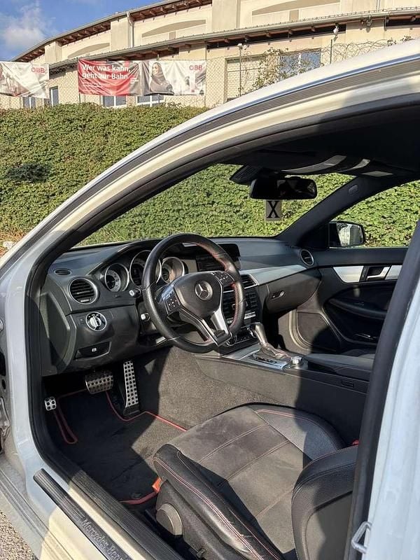 Gebraucht Mercedes C250 AMG line 204 PS (150 kW) 2013 Weiß Coupé