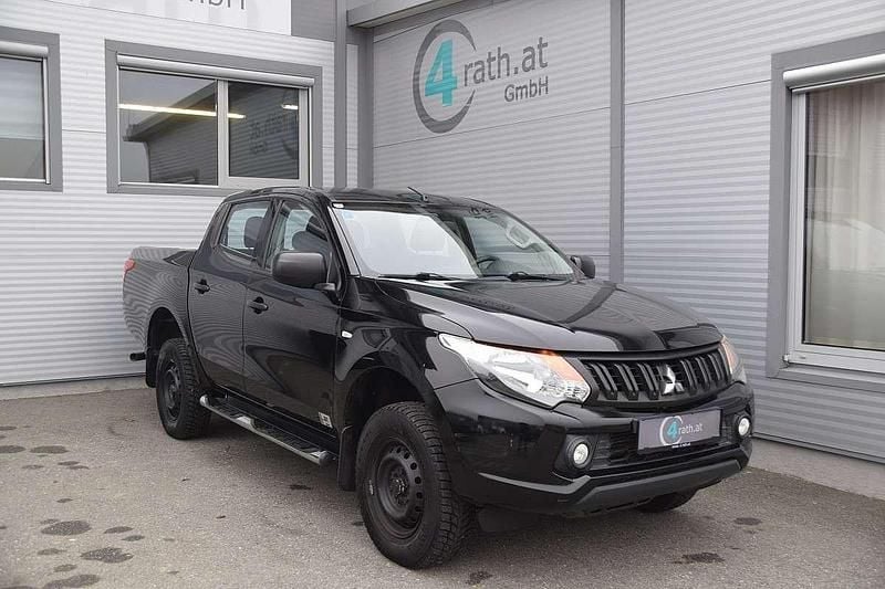 Schwarz Gebraucht 2016 Mitsubishi L Invite SUV | € 21.980 - Bild 1/4