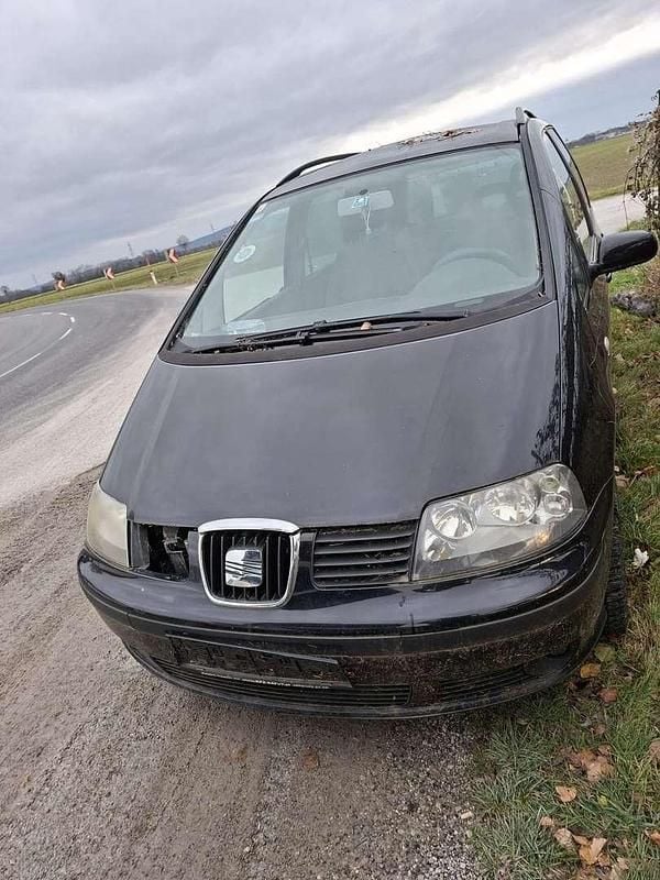 Schwarz Gebraucht 2007 Seat Alhambra Van / Kleinbus | € 650 (Superpreis) - Bild 1/4