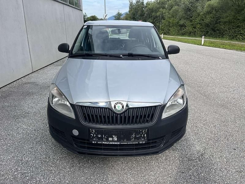 Gebraucht Skoda Fabia 60 PS (44 kW) 2010 Grau Kleinwagen