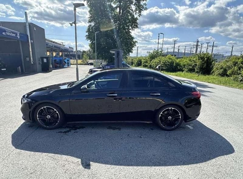 Gebraucht Mercedes A200 AMG line 163 PS (119 kW) 2020 Schwarz Limousine