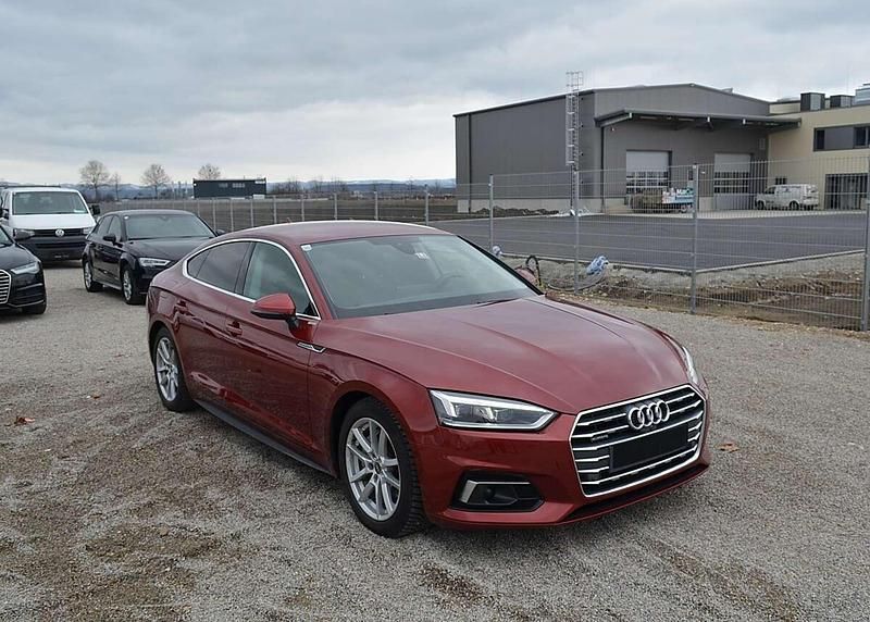 Gebraucht Audi A5 Sportback Sport 190 PS (139 kW) 2017 Rot Kleinwagen
