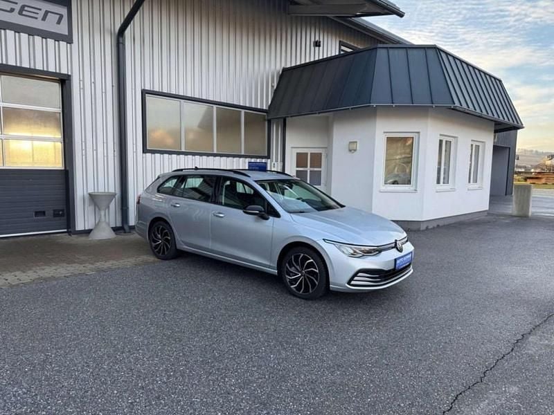 Gebraucht VW Golf VIII Life 116 PS (85 kW) 2021 Silber Kombi