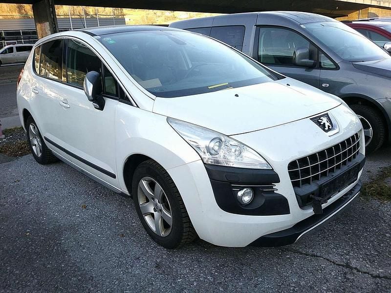 Weiß Gebraucht 2010 Peugeot 3008 Platinum SUV | € 2.900 - Bild 1/4